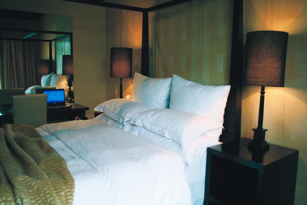 Firlane House Hotel Bredasdorp Bagian luar foto
