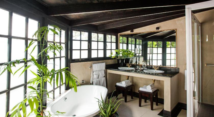 Firlane House Hotel Bredasdorp Bagian luar foto