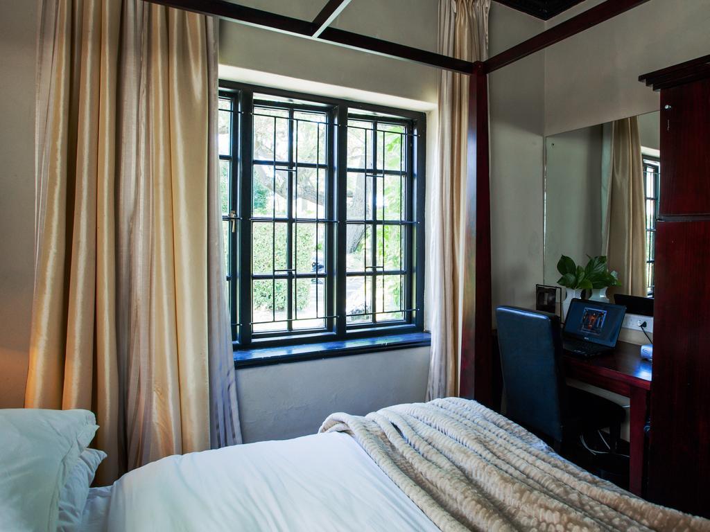 Firlane House Hotel Bredasdorp Bagian luar foto
