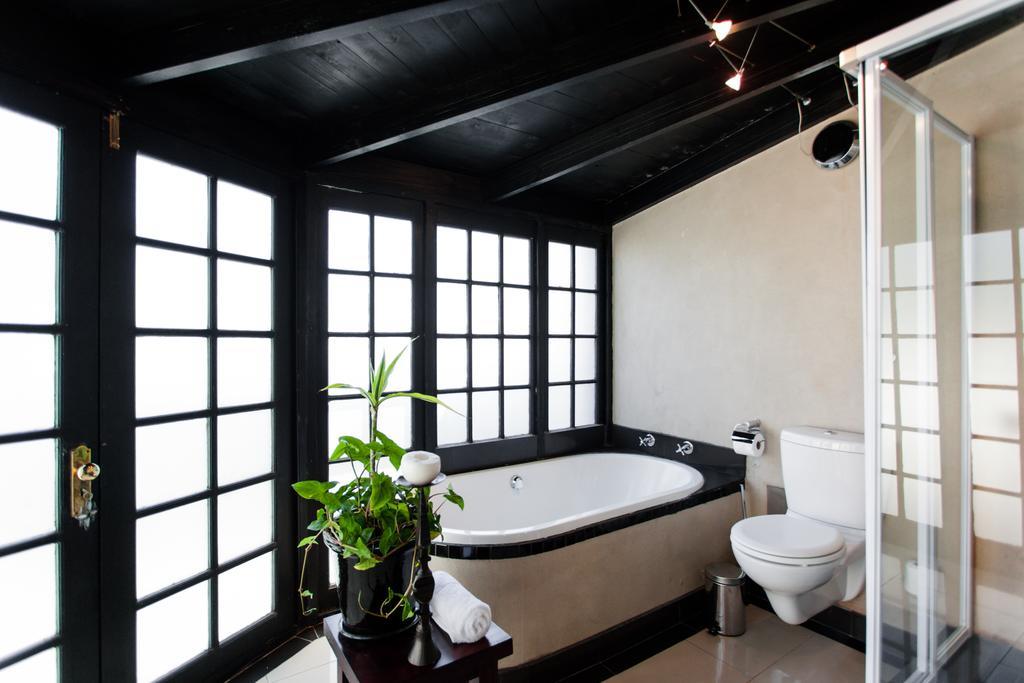 Firlane House Hotel Bredasdorp Bagian luar foto